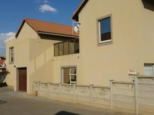 3 Bedroom House in Vanderbijlpark SE4