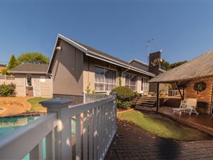 3 Bed House in Florida Glen