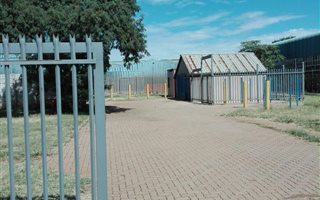1000 m² Industrial space in Rosslyn