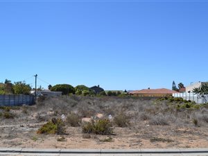 800 m² Land available in Lamberts Bay