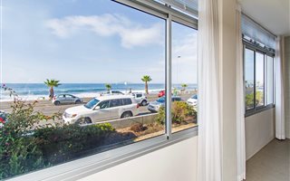 2 Bedroom Apartment in Mouille Point