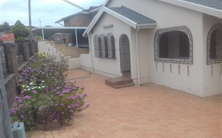 4 Bedroom House in Chatsworth Central
