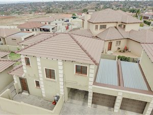 3 Bed Duplex in Arundo Estate