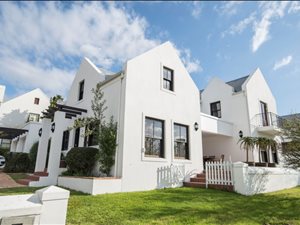 4 Bed House in De Zalze