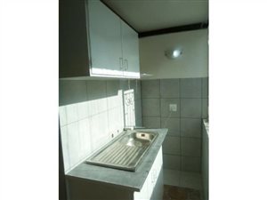 Bachelor apartment in Lombardy East