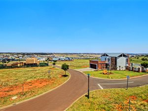 690 m² Land available in The Hills