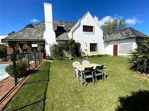 4 Bed House in Claremont