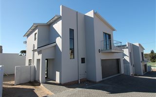 3 Bedroom Townhouse in Lovemore Heights