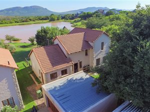 3 Bedroom Townhouse in The Coves