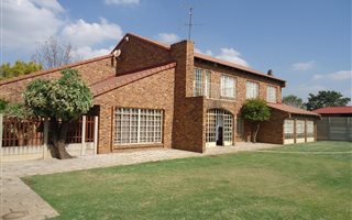 5 Bedroom House in Jameson Park