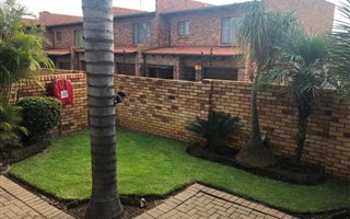 2 Bedroom Townhouse in Croydon