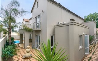 4 Bedroom Cluster in Houghton Estate
