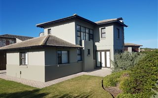 3 Bedroom Townhouse in Hartenbos Landgoed