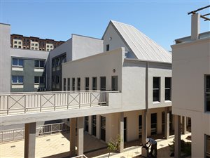 103 m² Commercial space in Hatfield