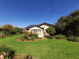 3 Bed House in Estera