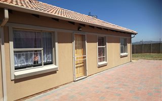 3 Bedroom House in Albertsdal