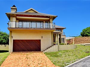 5 Bed House in Great Brak River