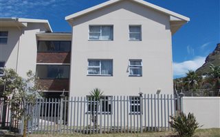 3 Bedroom Apartment in Lakeside