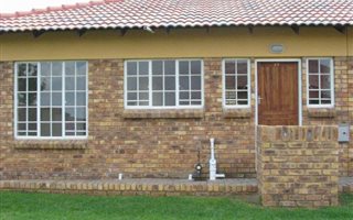 2 Bedroom Townhouse in Vaalpark