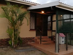 2 Bed Simplex in Illovo Beach