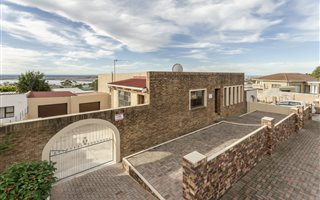 5 Bedroom House in Bethelsdorp