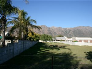 712 m² Land available in Porterville