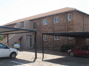 2 Bed Townhouse in Highveld