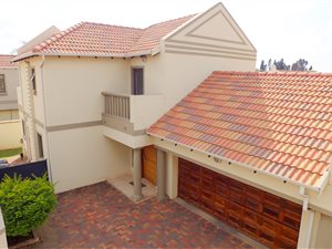 3 Bed Cluster in Pomona