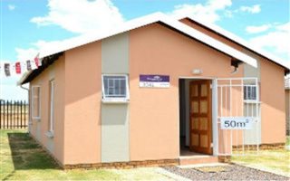 2 Bedroom House in Roodepoort Central