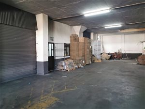 400 m² Commercial space in Jacobs