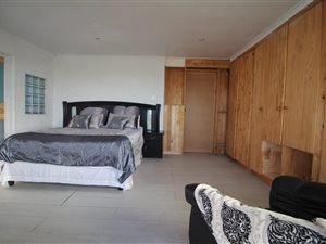 4 Bed House in Lentegeur