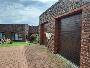 3 Bed House in Panorama