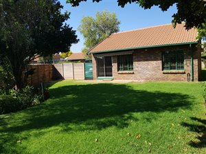 2 Bed Townhouse in Pierre van Ryneveld