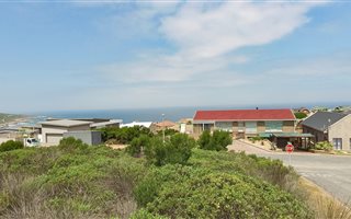 805 m² Land available in Jongensfontein