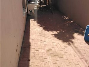 4 Bed House in Lethlabile