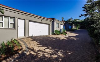 4 Bedroom Townhouse in Sheffield Beach