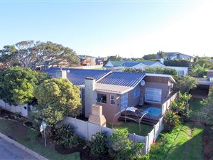 4 Bed House in C Place