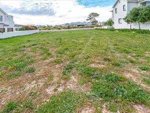 492 m² Land available in Schonenberg Estate