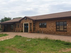 19000 m² Industrial space in Brentwood Park