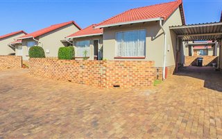 3 Bedroom Simplex in Ormonde
