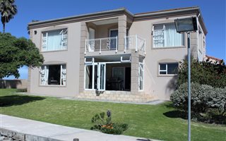 3 Bedroom House in Port Owen