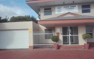 540 m² Office Space in Tableview
