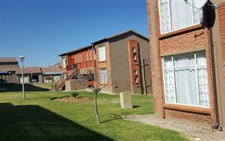 2 Bedroom Apartment in Laser Park