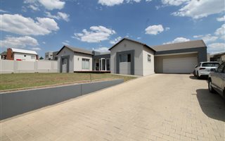 3 Bedroom House in Cedar Creek