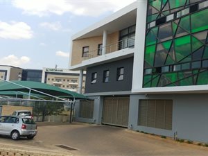 206 m² Commercial space in Constantia Kloof
