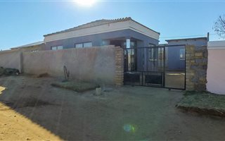 2 Bedroom House in Bram Fisherville