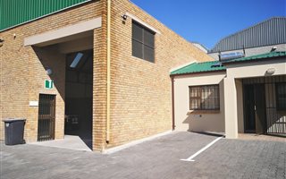 361 m² Industrial space in Stikland