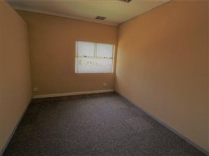 180 m² Commercial space in Mt Edgecombe