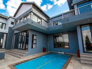 4 Bed House in Mooikloof Equestrian Estate
