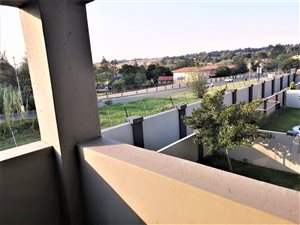 2 Bed Apartment in Honeydew Manor